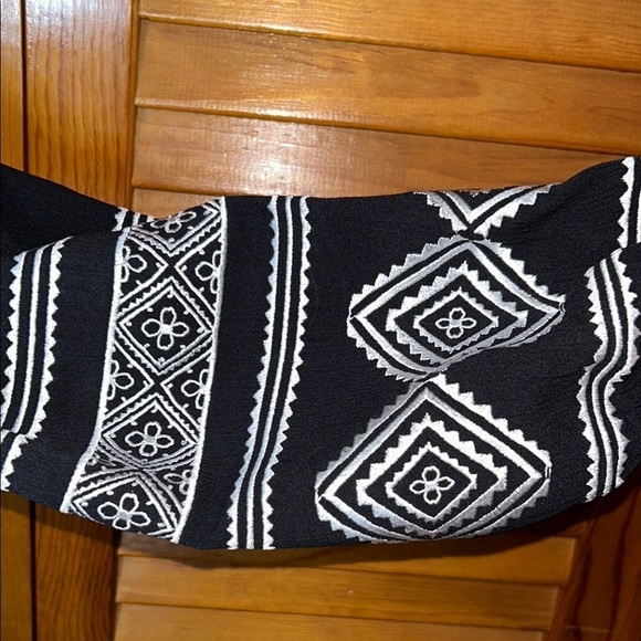 The Pioneer Woman Gorgeous Boho Black Embroidered Women's Top Size Small - Picture 4 of 10